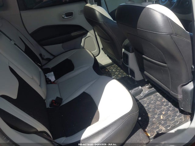2021 Jeep Compass Latitude Fwd მანქანა იყიდება აუქციონზე, vin: 3C4NJCBBXMT502218, აუქციონის ნომერი: 44779100