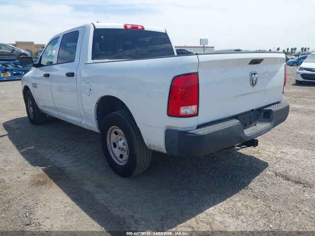 2017 RAM 1500 1C6RR6KG0HS768742 Photo 2