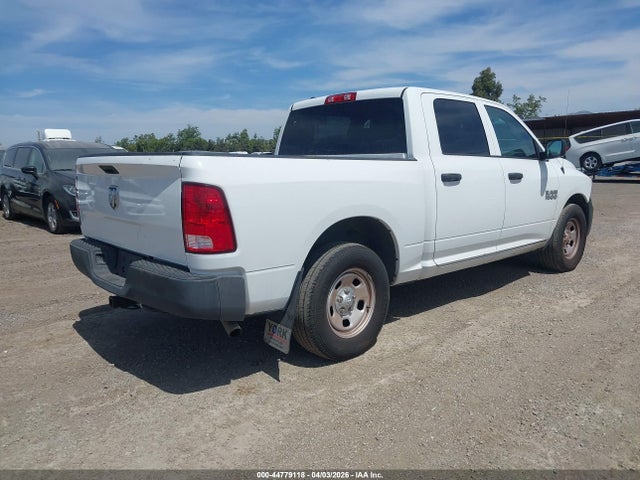 2017 RAM 1500 1C6RR6KG0HS768742 Photo 3
