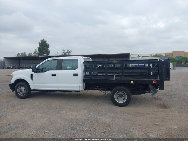 Ford F-350 Chassis Xl 2017 1FD8W3G6XHEE29007 Image 19