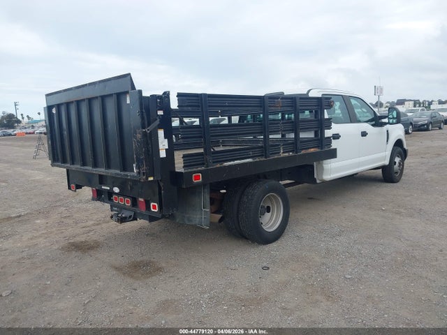 Ford F-350 Chassis Xl 2017 1FD8W3G6XHEE29007 Image 4