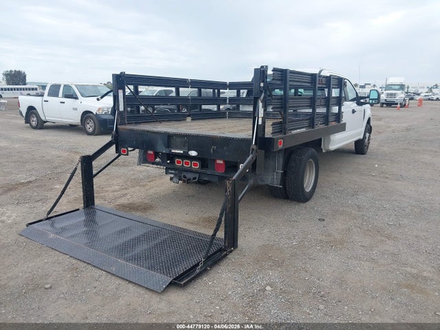 Ford F-350 Chassis Xl 2017 1FD8W3G6XHEE29007 Image 14