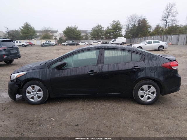 44779150 :رقم المزاد ، 3KPFK4A75HE029178 vin ، 2017 Kia Forte Lx مزاد بيع