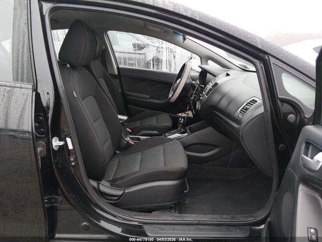 44779150 :رقم المزاد ، 3KPFK4A75HE029178 vin ، 2017 Kia Forte Lx مزاد بيع