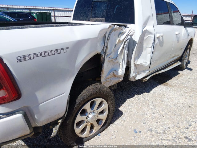 44779165 :رقم المزاد ، 3C6UR5NL3RG134783 vin ، 2024 Ram 2500 Laramie Crew Cab 4x4 6'4 Box مزاد بيع