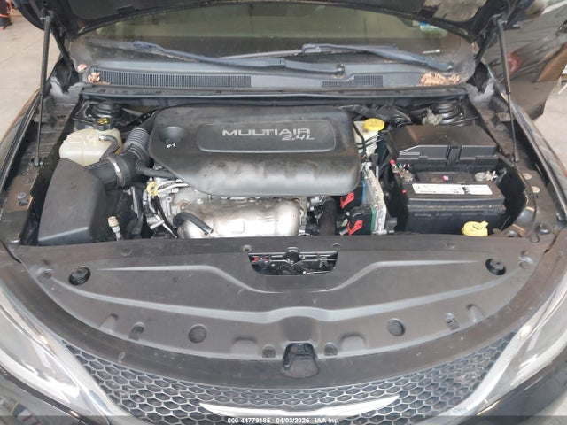 Продажа на аукционе авто 2015 Chrysler 200 Limited, vin: 1C3CCCAB6FN559817, номер лота: 44779185