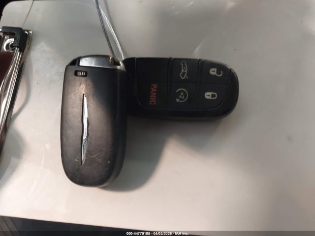 Продажа на аукционе авто 2015 Chrysler 200 Limited, vin: 1C3CCCAB6FN559817, номер лота: 44779185
