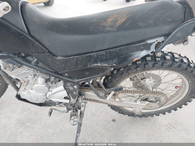 Yamaha XT250 2023 JYADG24E0PA016665 Image 16