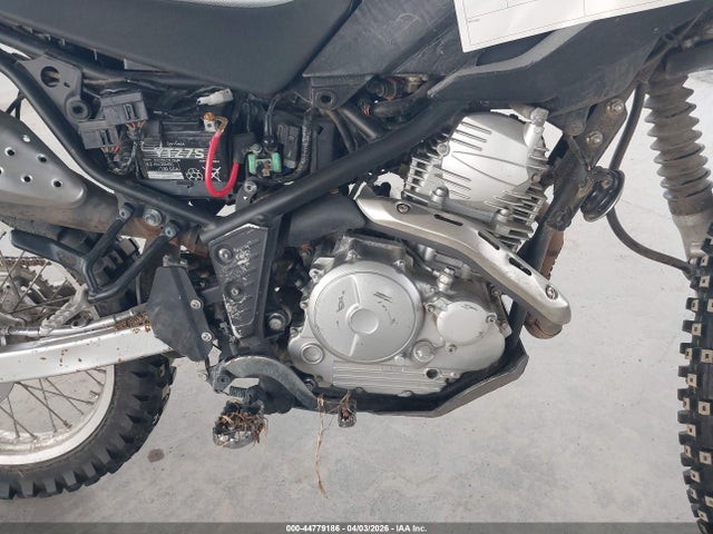 Yamaha XT250 2023 JYADG24E0PA016665 Image 8