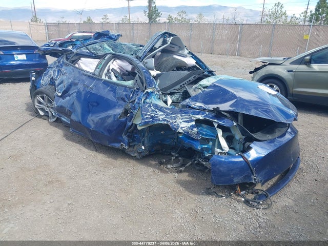 Продажа на аукционе авто 2022 Tesla Model Y Long Range Dual Motor All-wheel Drive, vin: 7SAYGAEE3NF555724, номер лота: 44779237