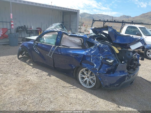 Продажа на аукционе авто 2022 Tesla Model Y Long Range Dual Motor All-wheel Drive, vin: 7SAYGAEE3NF555724, номер лота: 44779237