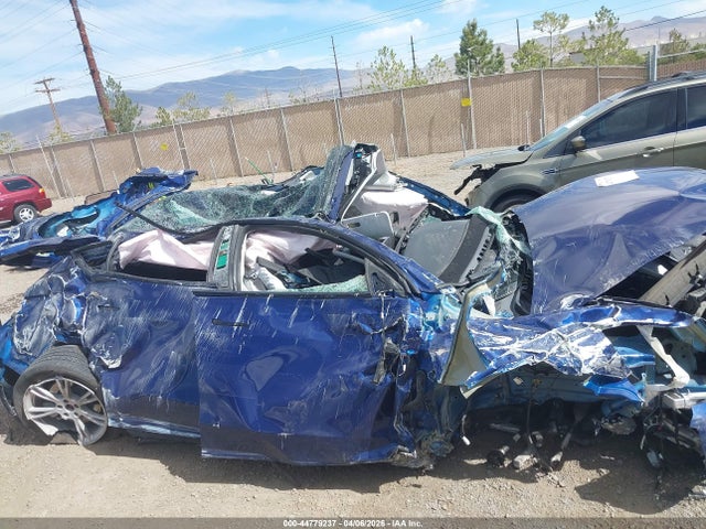 Продажа на аукционе авто 2022 Tesla Model Y Long Range Dual Motor All-wheel Drive, vin: 7SAYGAEE3NF555724, номер лота: 44779237