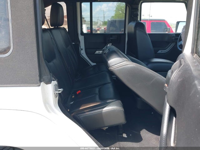 44779321 :رقم المزاد ، 1C4BJWEG8FL606006 vin ، 2015 Jeep Wrangler Unlimited Sahara مزاد بيع