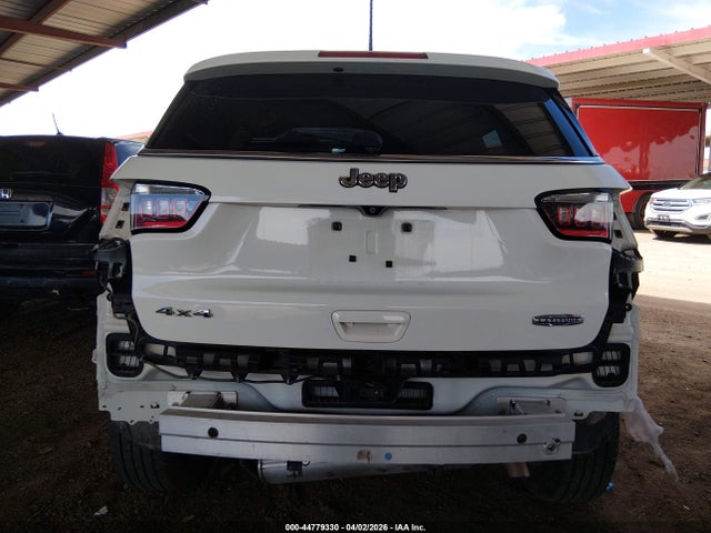 Jeep Compass Latitude 4x4 2018 3C4NJDBB3JT114877 Image 17