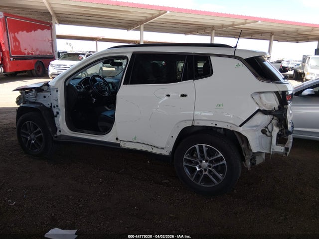 Jeep Compass Latitude 4x4 2018 3C4NJDBB3JT114877 Image 6