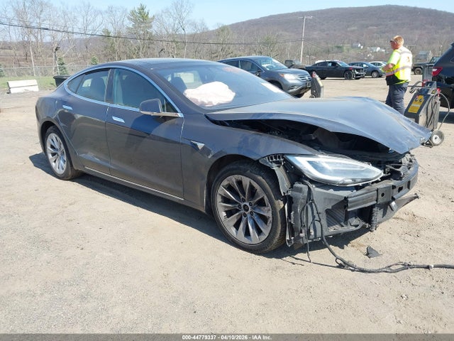 Продажа на аукционе авто 2018 Tesla Model S 100d/75d/p100d, vin: 5YJSA1E21JF249576, номер лота: 44779337