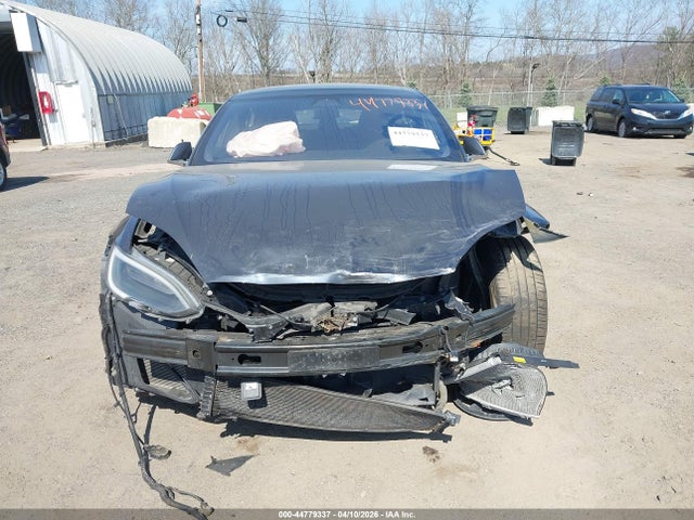 Продажа на аукционе авто 2018 Tesla Model S 100d/75d/p100d, vin: 5YJSA1E21JF249576, номер лота: 44779337