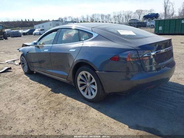 Продажа на аукционе авто 2018 Tesla Model S 100d/75d/p100d, vin: 5YJSA1E21JF249576, номер лота: 44779337