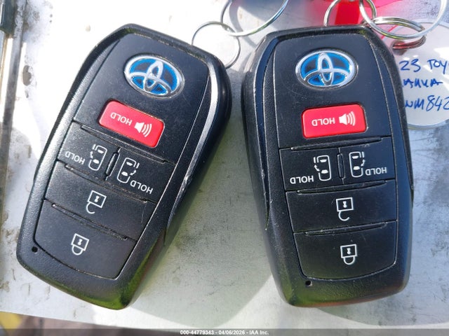 Toyota SIENNA LE 2023 5TDBRKEC4PS174934 Image 11