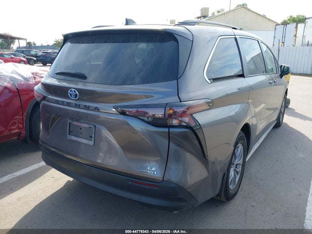 Toyota SIENNA LE 2023 5TDBRKEC4PS174934 Image 4