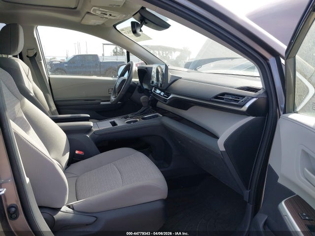 Toyota SIENNA LE 2023 5TDBRKEC4PS174934 Image 5