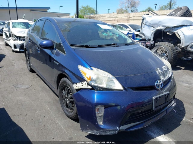 Toyota Prius Two 2015 JTDKN3DU1F2002927 Image 13