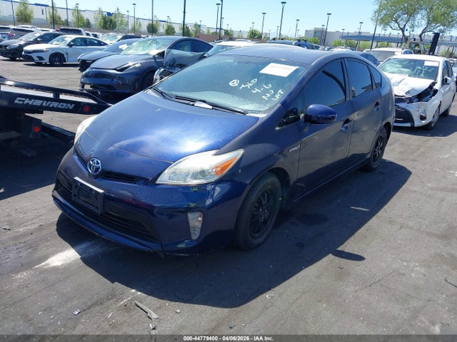 Toyota Prius Two 2015 JTDKN3DU1F2002927 Image 2