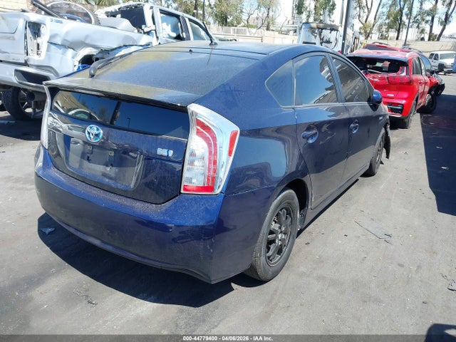 Toyota Prius Two 2015 JTDKN3DU1F2002927 Image 4