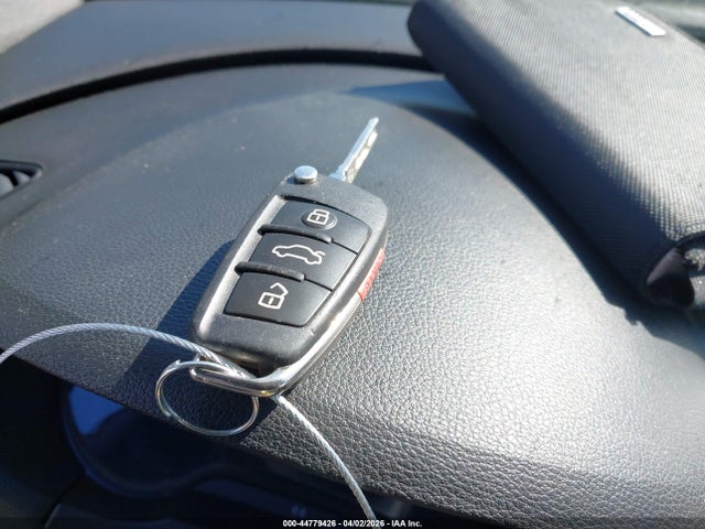 2018 AUDI A3 WAUAUHFF0J1056175 Photo 10