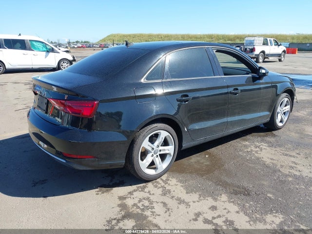2018 AUDI A3 WAUAUHFF0J1056175 Photo 3