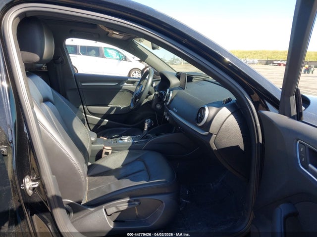 2018 AUDI A3 WAUAUHFF0J1056175 Photo 4