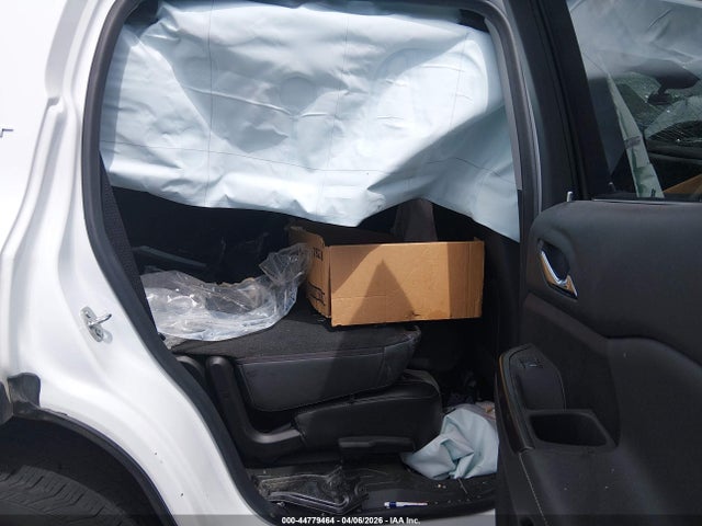 Продажа на аукционе авто 2023 Gmc Acadia Fwd Slt, vin: 1GKKNML40PZ168828, номер лота: 44779464
