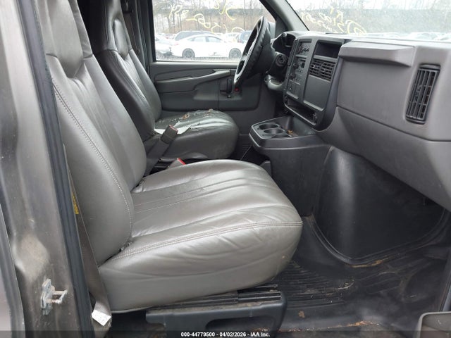 44779500 :رقم المزاد ، 1GTGG25V961149178 vin ، 2006 Gmc Savana Work Van مزاد بيع