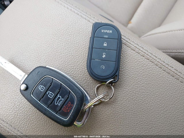 2017 Hyundai Tucson Se მანქანა იყიდება აუქციონზე, vin: KM8J3CA45HU481054, აუქციონის ნომერი: 44779518