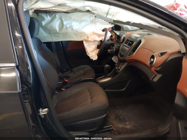 Chevrolet Sonic Lt Auto 2015 1G1JC6SG2F4134642 Image 5