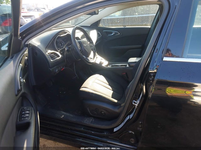 2015 Chrysler 200 Limited მანქანა იყიდება აუქციონზე, vin: 1C3CCCAB2FN534865, აუქციონის ნომერი: 44779664