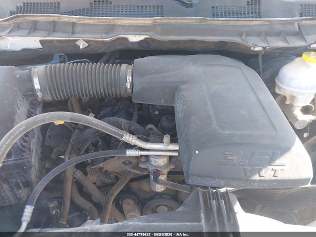 2018 RAM 1500 1C6RR7FG5JS326223 Photo 9