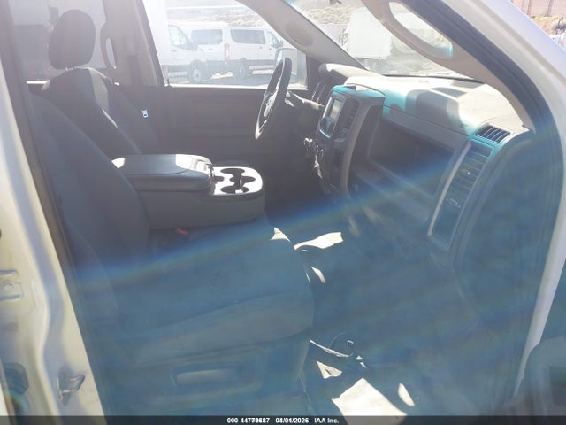 2018 RAM 1500 1C6RR7FG5JS326223 Photo 4