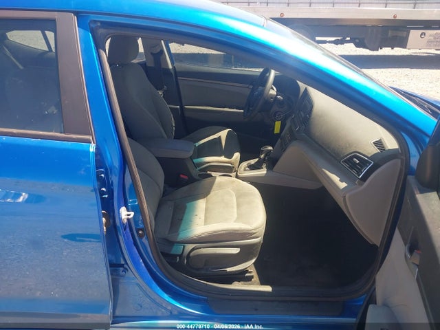 Продажа на аукционе авто 2017 Hyundai Elantra Se, vin: 5NPD74LFXHH149065, номер лота: 44779710