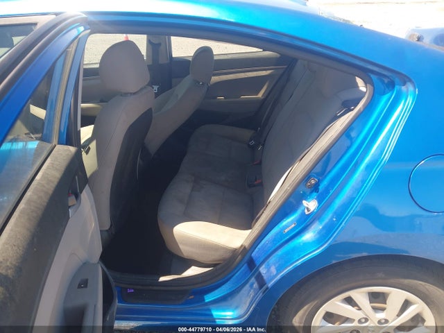 Продажа на аукционе авто 2017 Hyundai Elantra Se, vin: 5NPD74LFXHH149065, номер лота: 44779710