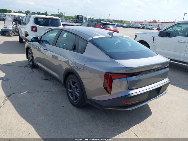 44779762 :رقم المزاد ، 3KPFT4DE0TE305833 vin ، 2026 Kia K4 Lxs مزاد بيع