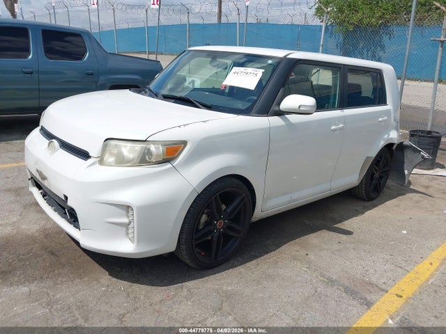 Scion Xb Release Series 2014 JTLZE4FE8EJ062576 Image 2