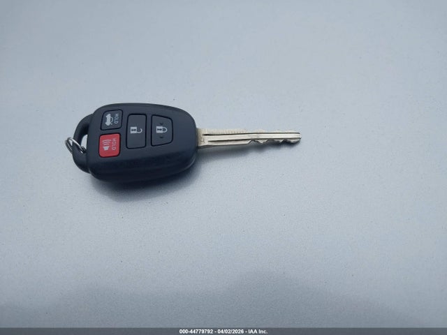 4T1BF1FK6GU266336 Toyota CAMRY SE