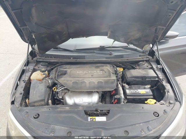 Aukcja sprzedaży 2015 Chrysler 200 Limited, vin: 1C3CCCAB9FN738580, numer aukcji: 44779795