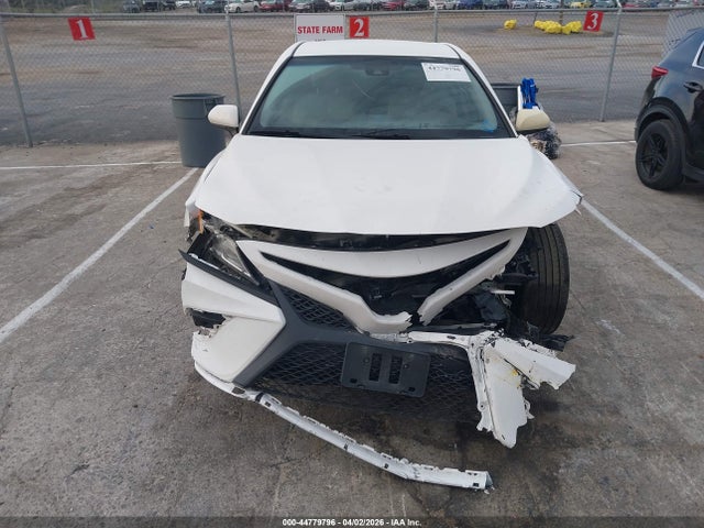 4T1B11HK9JU605299 Toyota CAMRY SE