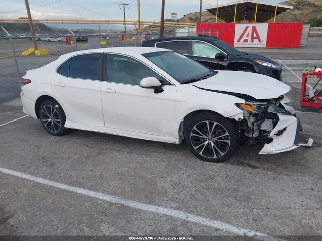4T1B11HK9JU605299 Toyota CAMRY SE