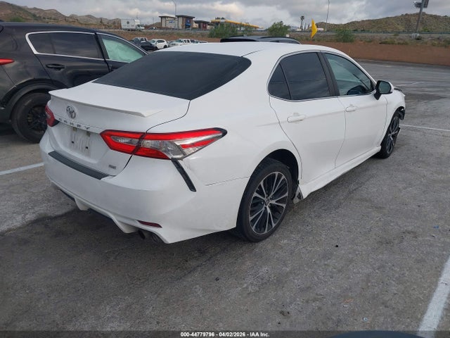 2018 TOYOTA CAMRY 4T1B11HK9JU605299 Photo 3