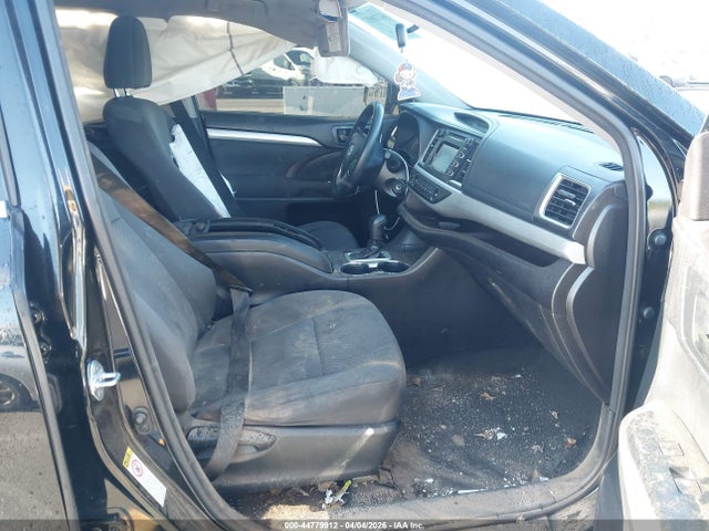 5TDZARFH1GS021856 Toyota Highlander Le