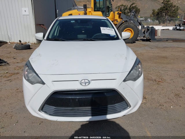Scion IA 2016 3MYDLBZV1GY143981 Image 12