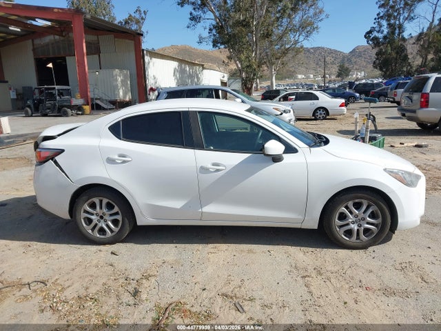 Scion IA 2016 3MYDLBZV1GY143981 Image 13